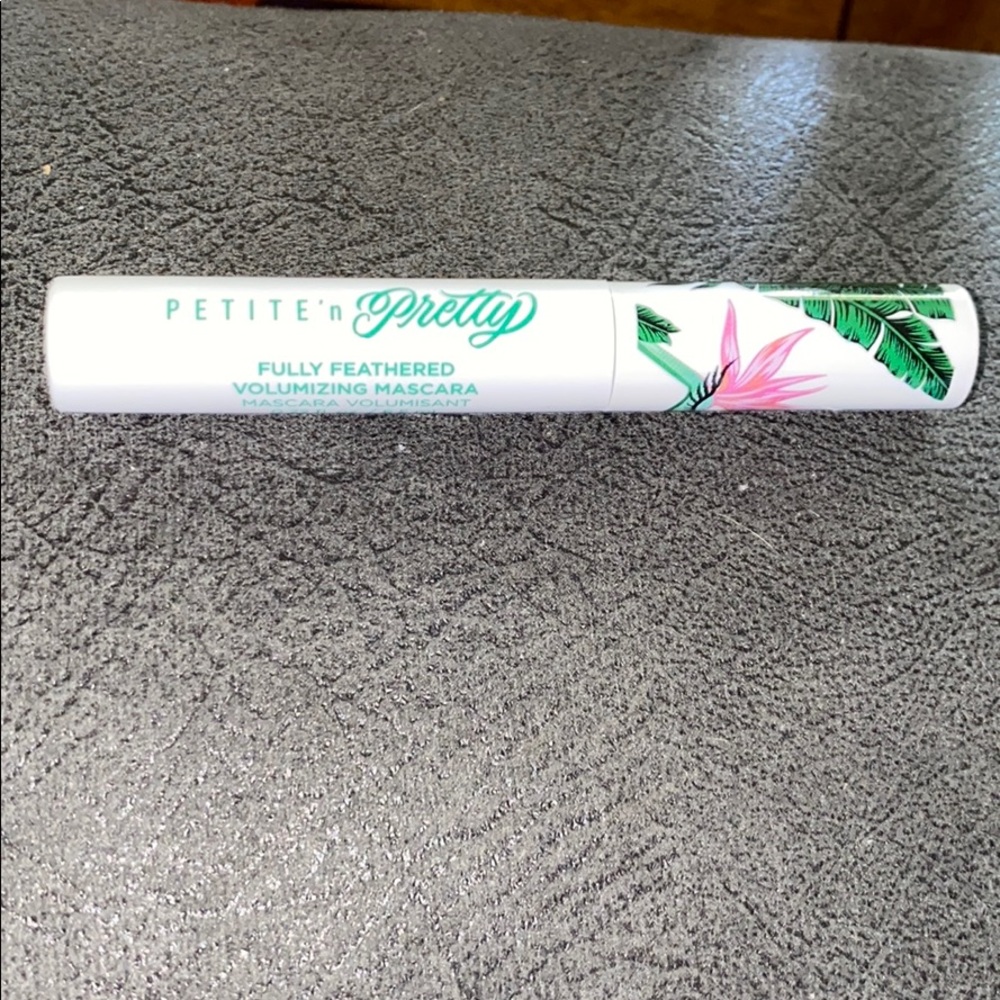 Petite ‘n Pretty Volumizing Mascara